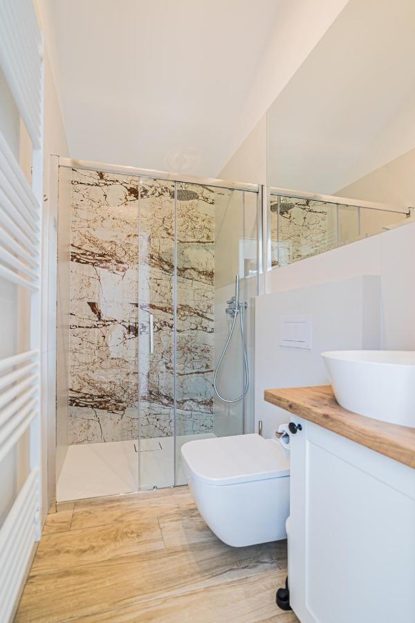 Nowe Domki Deluxe Z Widokiem Na Zatoke Z Basenem I Sauna Oslonino Exterior photo