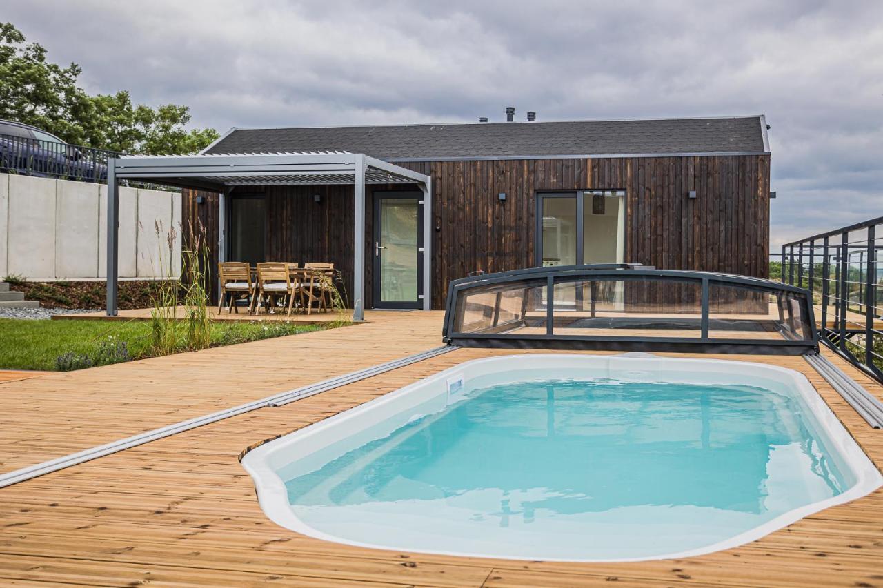 Nowe Domki Deluxe Z Widokiem Na Zatoke Z Basenem I Sauna Oslonino Exterior photo