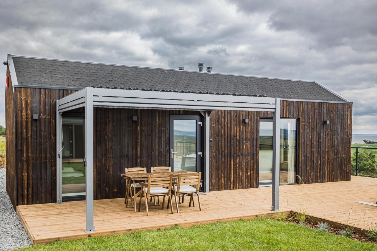 Nowe Domki Deluxe Z Widokiem Na Zatoke Z Basenem I Sauna Oslonino Exterior photo