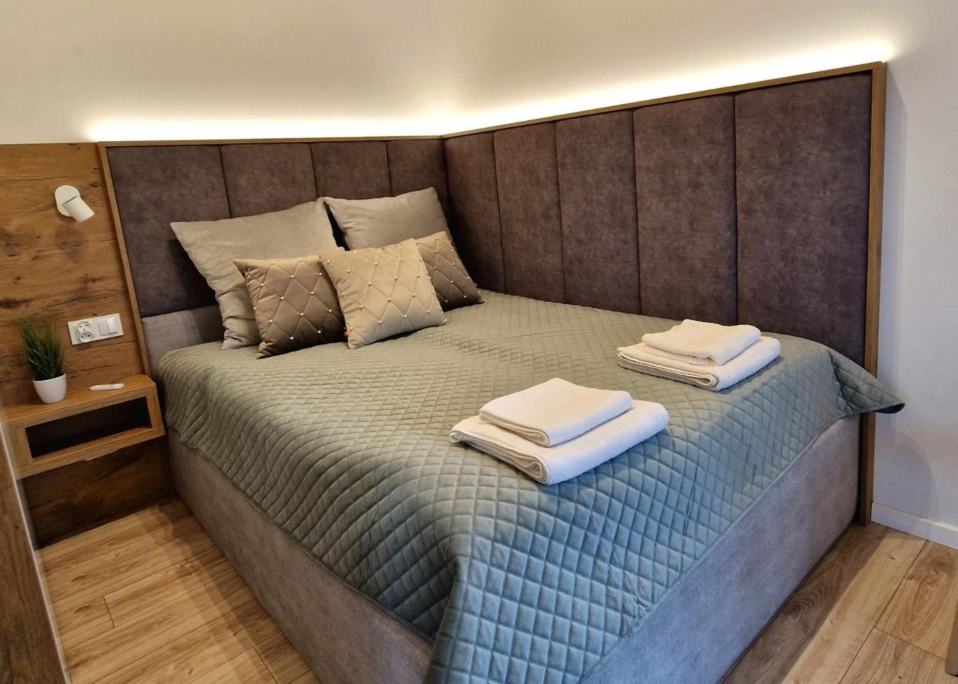 Nowe Domki Deluxe Z Widokiem Na Zatoke Z Basenem I Sauna Oslonino Exterior photo