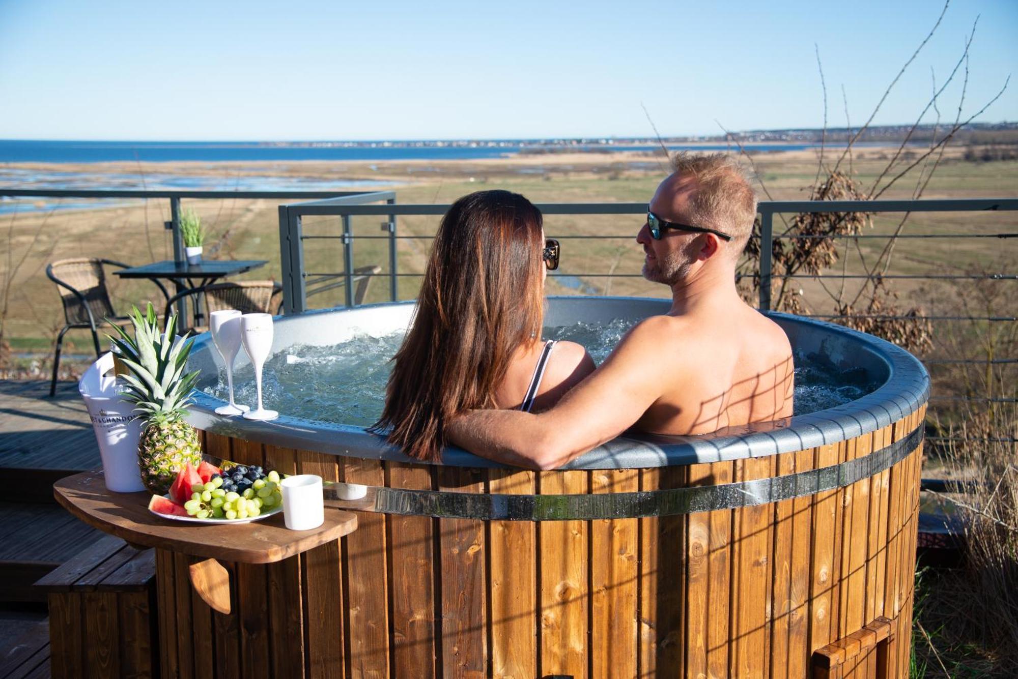 Nowe Domki Deluxe Z Widokiem Na Zatoke Z Basenem I Sauna Oslonino Exterior photo